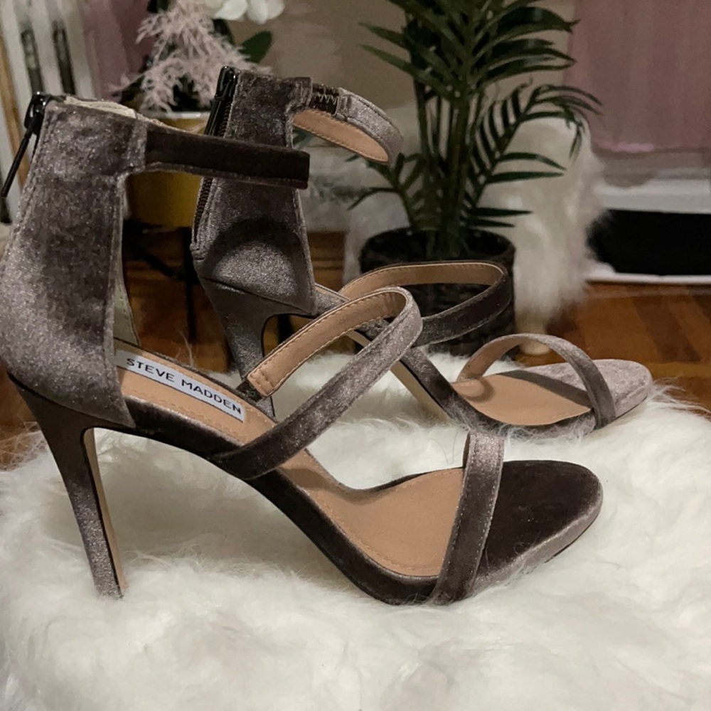 💫 NWOT Steve Madden Velvet Heels 💫